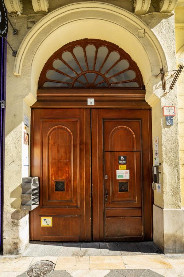 Basilika View Elegant Suite Need Reservation For Free Parking Budapest Esterno foto